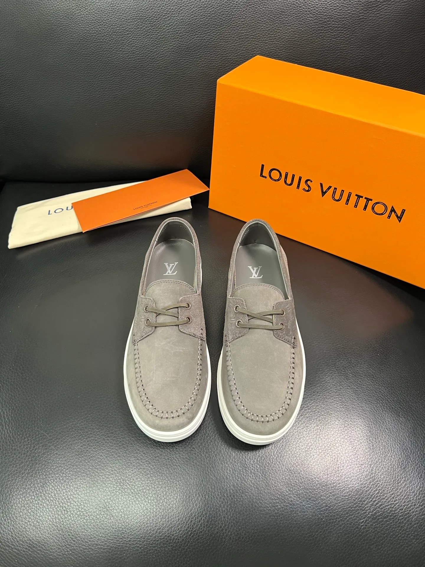 Men's shoes 💰780 Lv top purchasing agent Louis Vuitton, slip-on sports shoes counter synchronization, uppers imported from Italy, high-quality splicing colorful and complex handicrafts, imported cowhide pads are soft and comfortable, soles: original soles specially provided by the original factory, T men's shoes 💰U exclusive movable molded soles are super comfortable, original and single goods, high quality, you can go in and out of the counter at will, welcome to compare, code number 39-44 (customized 38 45)85856